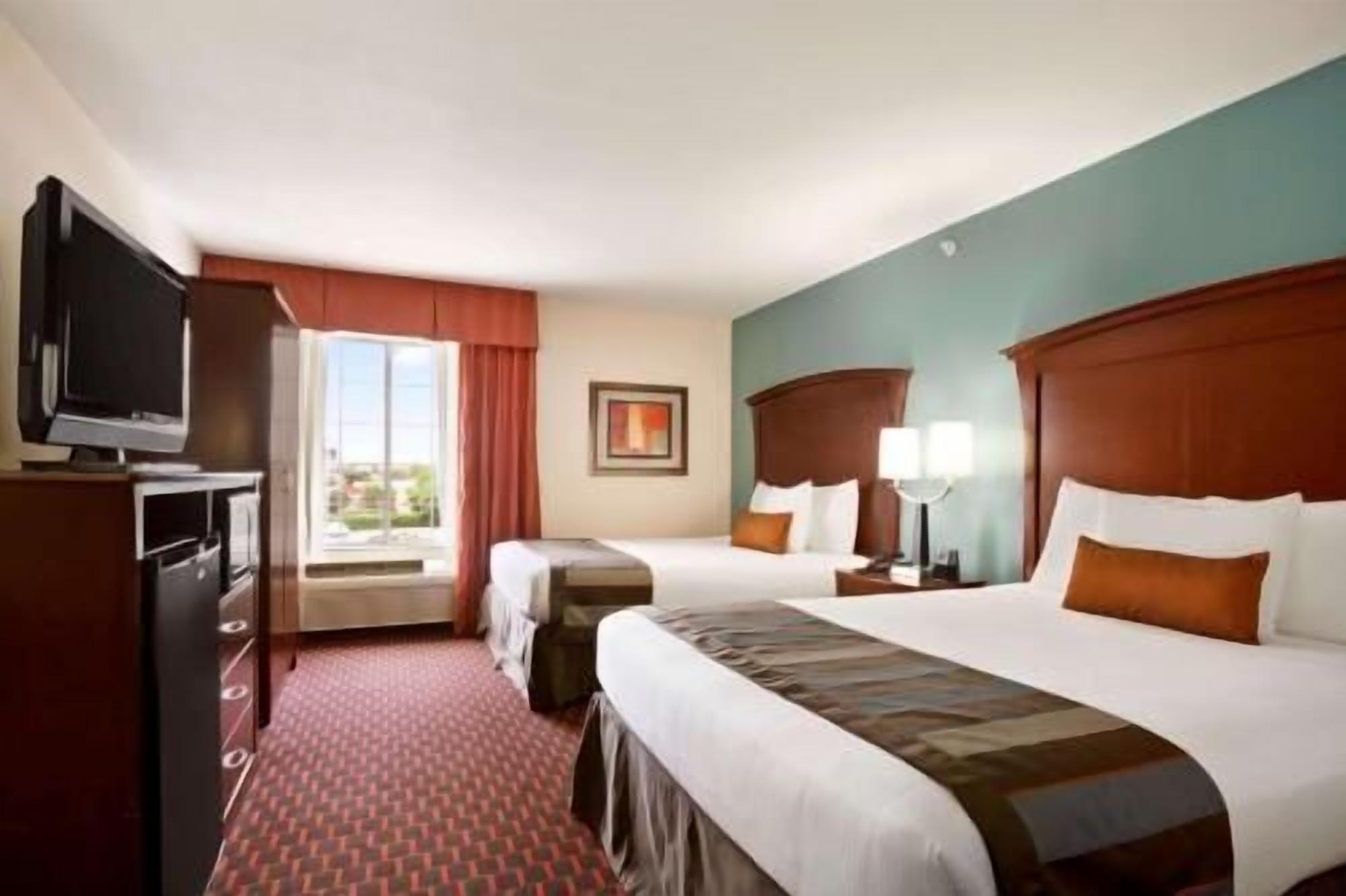 In-room safe, desk, laptop workspace, blackout curtains
