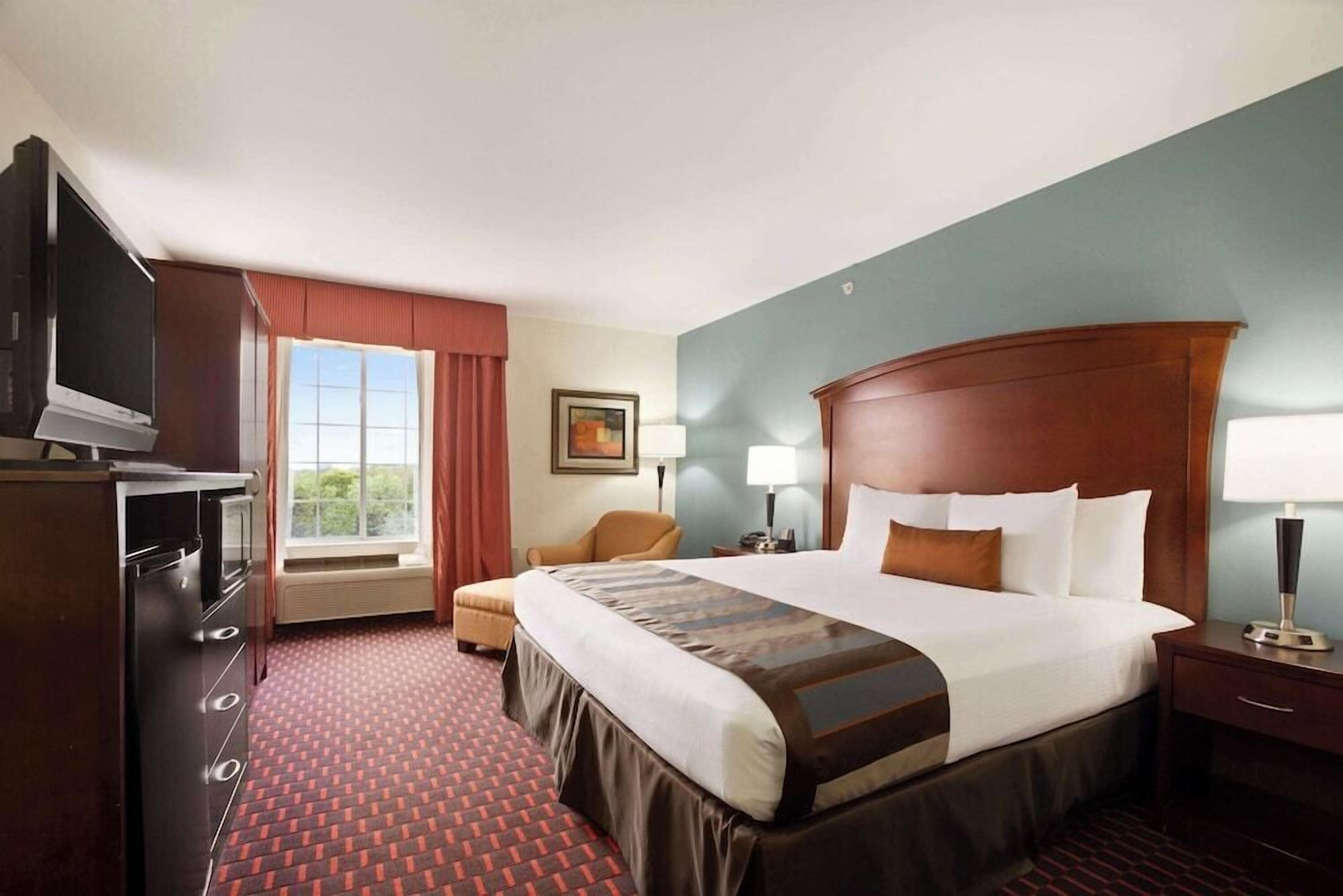 In-room safe, desk, laptop workspace, blackout curtains