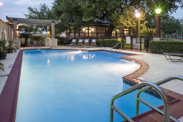 Outdoor pool, pool loungers