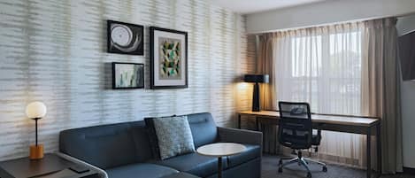 Suite, 1 Bedroom | Living room