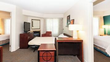 Premium bedding, in-room safe, desk, laptop workspace