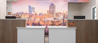 La Quinta Inn & Suites by Wyndham Raleigh Cary