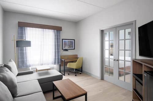 Suite Deluxe, 1 très grand lit, non-fumeur | Literie de qualité, bureau, rideaux d’obscurcissement