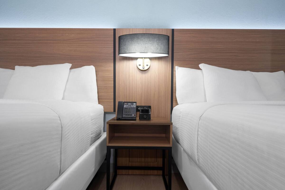 Deluxe Room, 2 Double Beds, Non Smoking
