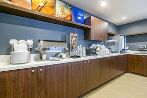 Bao gồm bữa sáng buffet hàng ngày