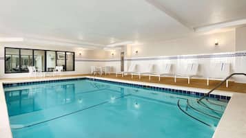 Hồ bơi trong nhà