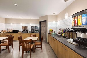 Desayuno buffet incluido todos los días 