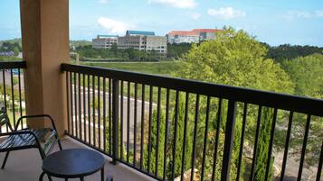 Superior Suite, 1 King Bed with Sofa bed (One Bedroom) | Balcony