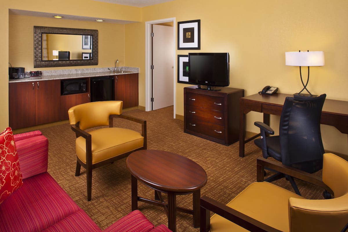 27-inch tv with satellite channels, netflix, streaming services