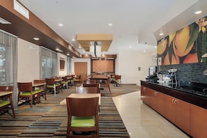 Free daily continental breakfast