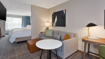 Sengetøy av topp kvalitet, safe på rommet og skrivebord