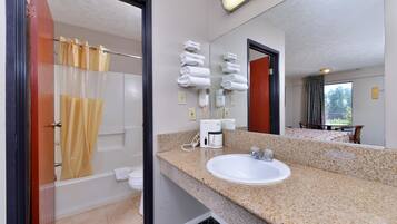 Room, 1 King Bed, Accessible, Non Smoking | Bathroom | Combined shower/tub, free toiletries, hair dryer