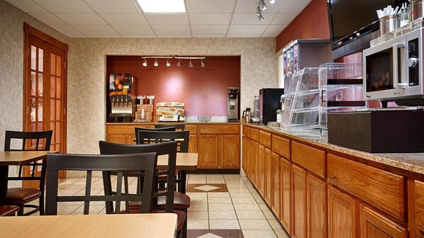 Petit déjeuner en libre-service compris tous les jours