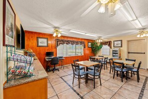 Breakfast area