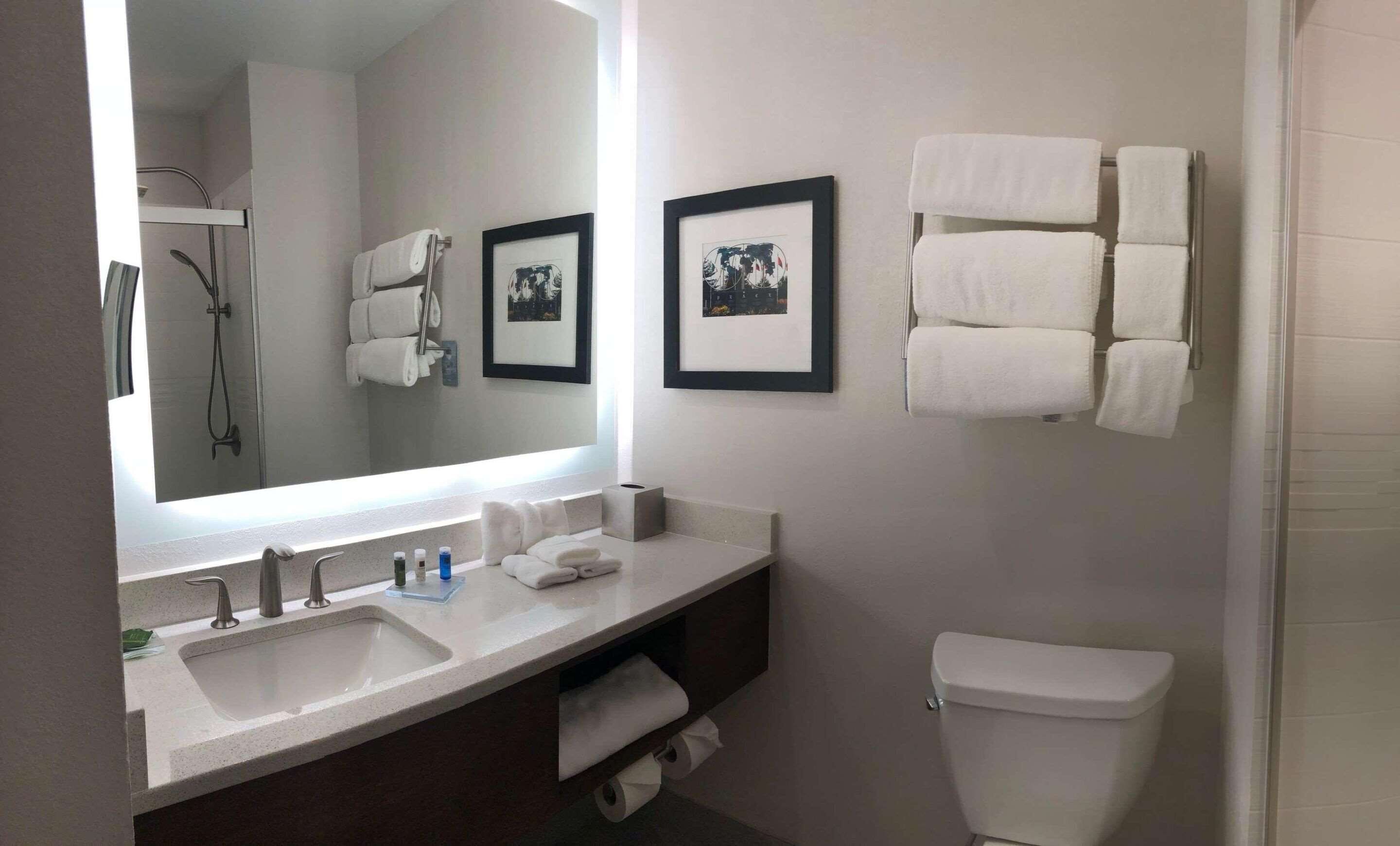 1 bedroom, desk, iron/ironing board, free cots/infant beds