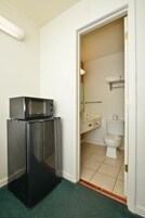 Artículos de tocador gratuitos, secador de pelo, toallas