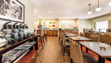 Free daily continental breakfast