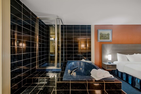 Honeymoon Suite, 1 King Bed, Non Smoking, Jetted Tub