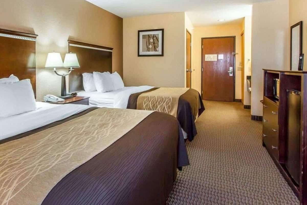 In-room safe, desk, blackout drapes, iron/ironing board