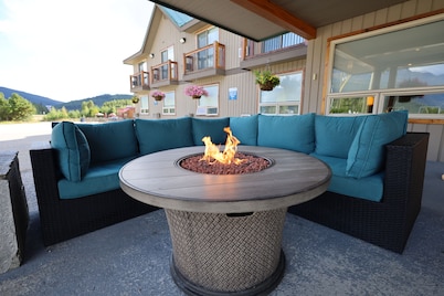Glacier Mountain Lodge
