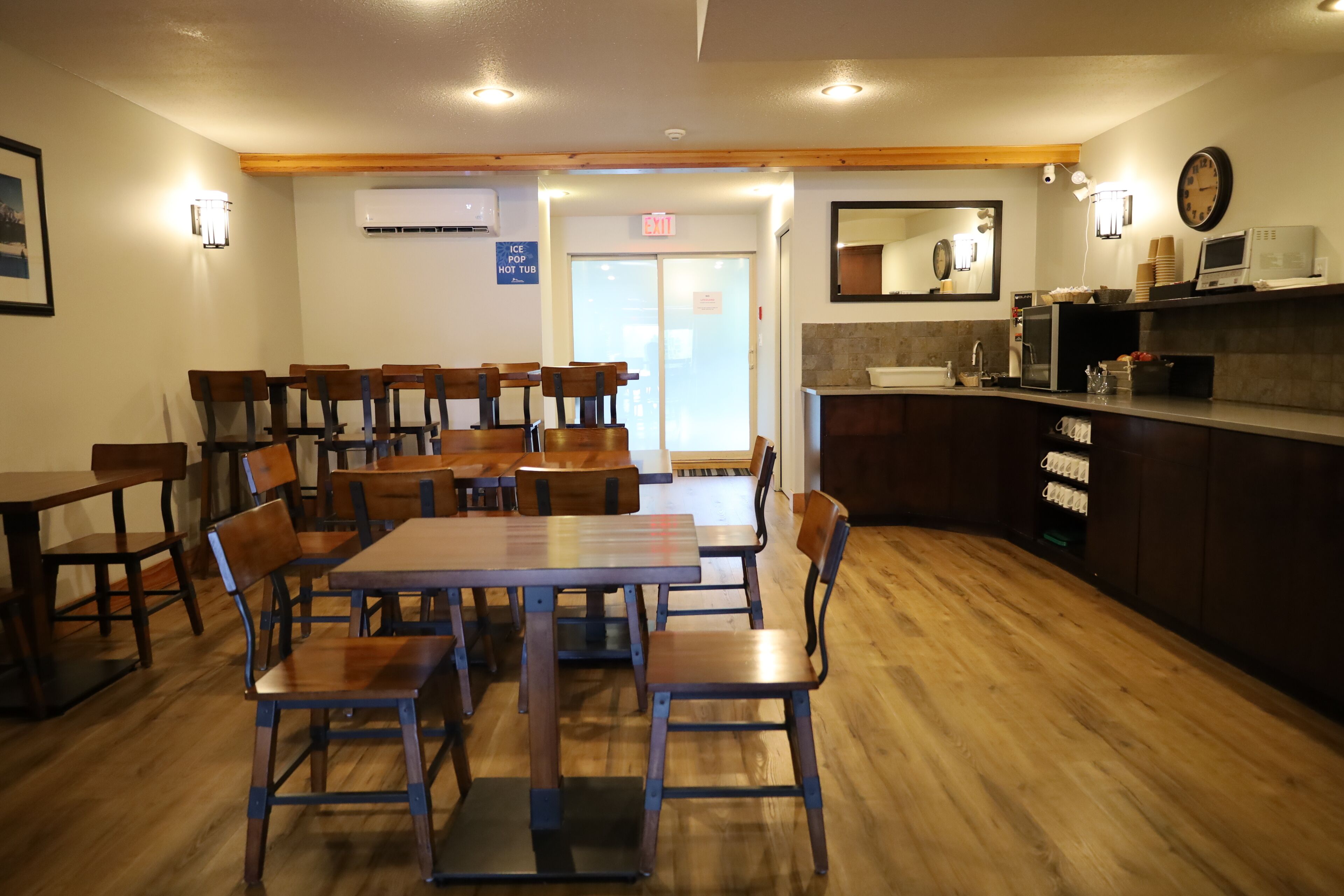 free daily continental breakfast