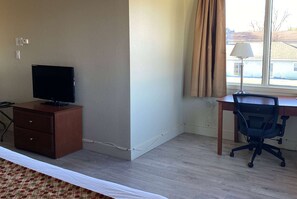 Upgraded, Suite, Multiple Beds, Non Smoking | Desk, iron/ironing board, rollaway beds, free WiFi