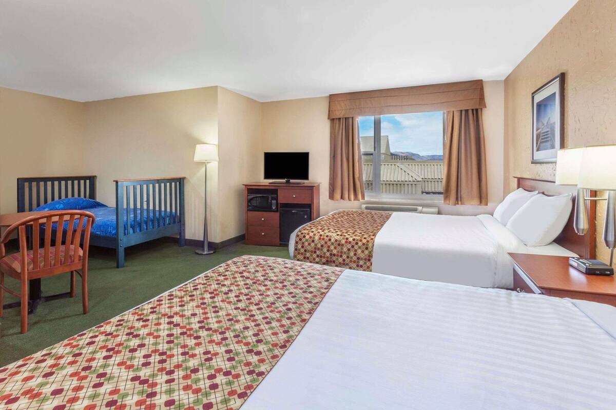Desk, iron/ironing board (on request), rollaway beds, free WiFi
