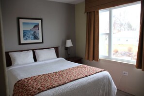 Upgraded, Suite, Multiple Beds, Non Smoking | Desk, iron/ironing board, rollaway beds, free WiFi - Super 8 by Wyndham Campbellton NB (Campbellton)