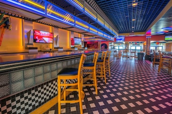 Lounge at Ocean Drive Beach & Golf Resort