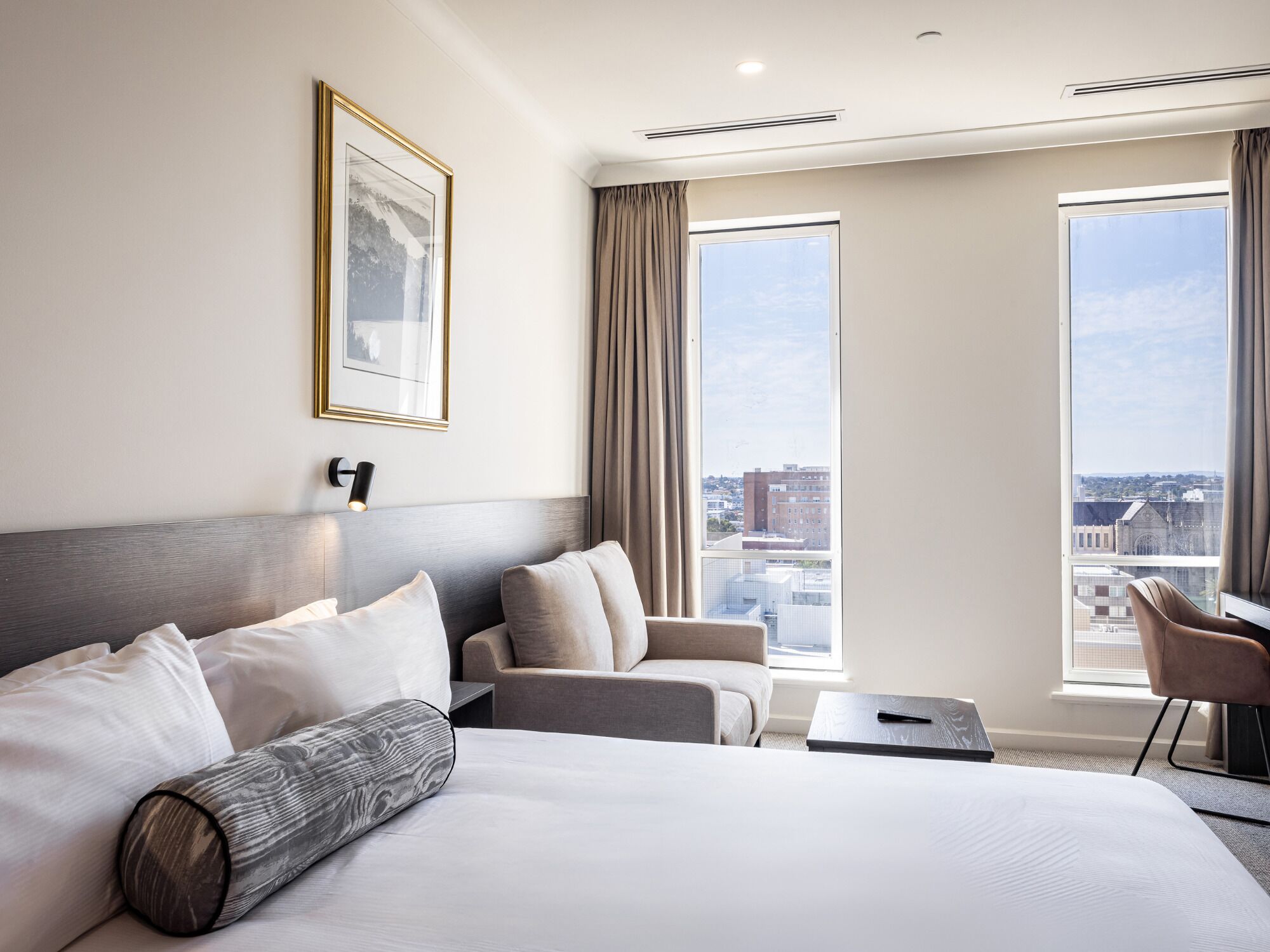 Premier King | In-room safe, desk, blackout curtains, soundproofing