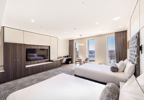 Club Twin | 1 bedroom, in-room safe, desk, blackout drapes