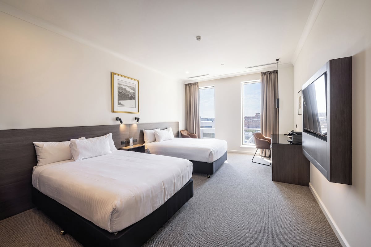 Premier Twin | In-room safe, desk, blackout curtains, soundproofing