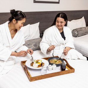 Deluxe Twin Room | In-room safe, desk, blackout drapes, soundproofing - Duxton Hotel Perth (Perth)
