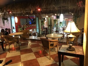 Coin salon dans le hall