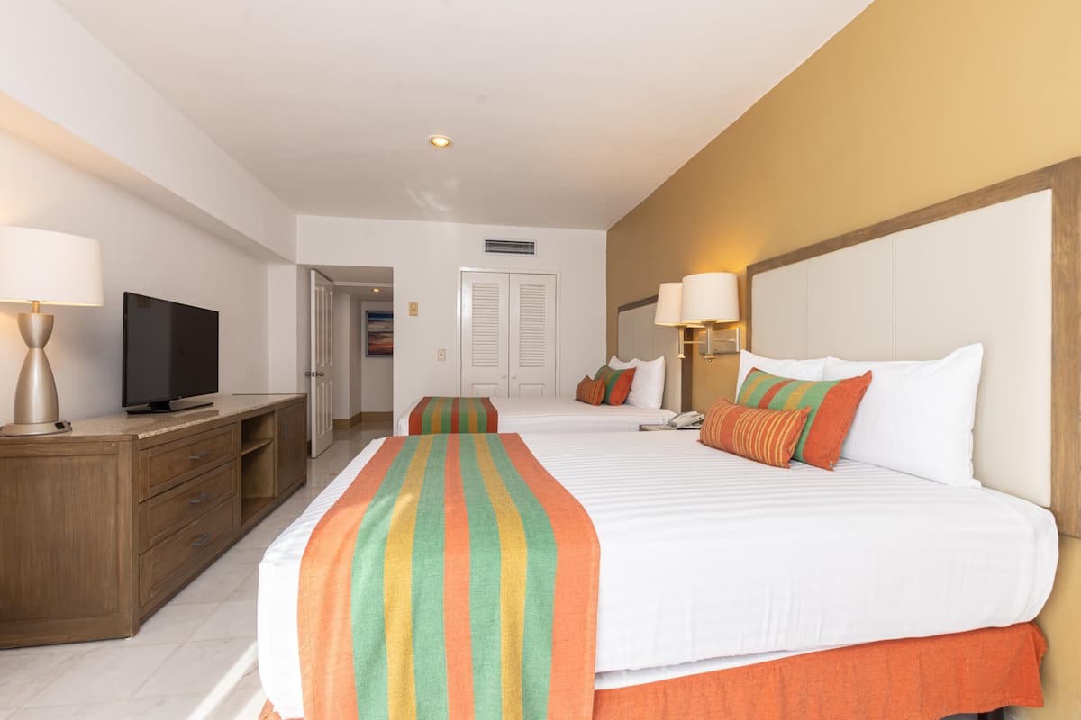 Minibar, in-room safe, WiFi