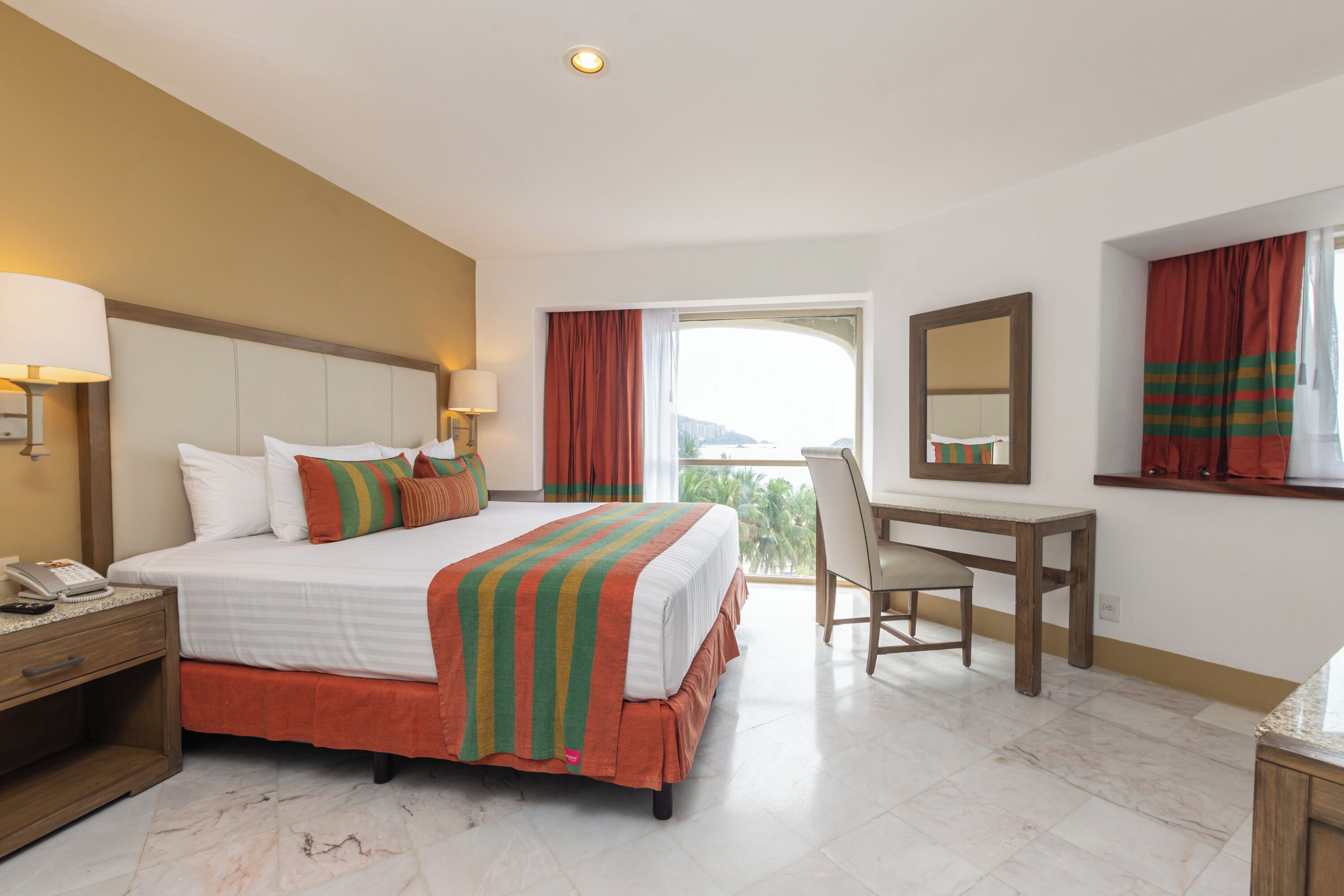 Suíte, 2 quartos, 2 banheiros, vista parcial para o oceano | Frigobar, cofres nos quartos, Wi-Fi (sobretaxa)