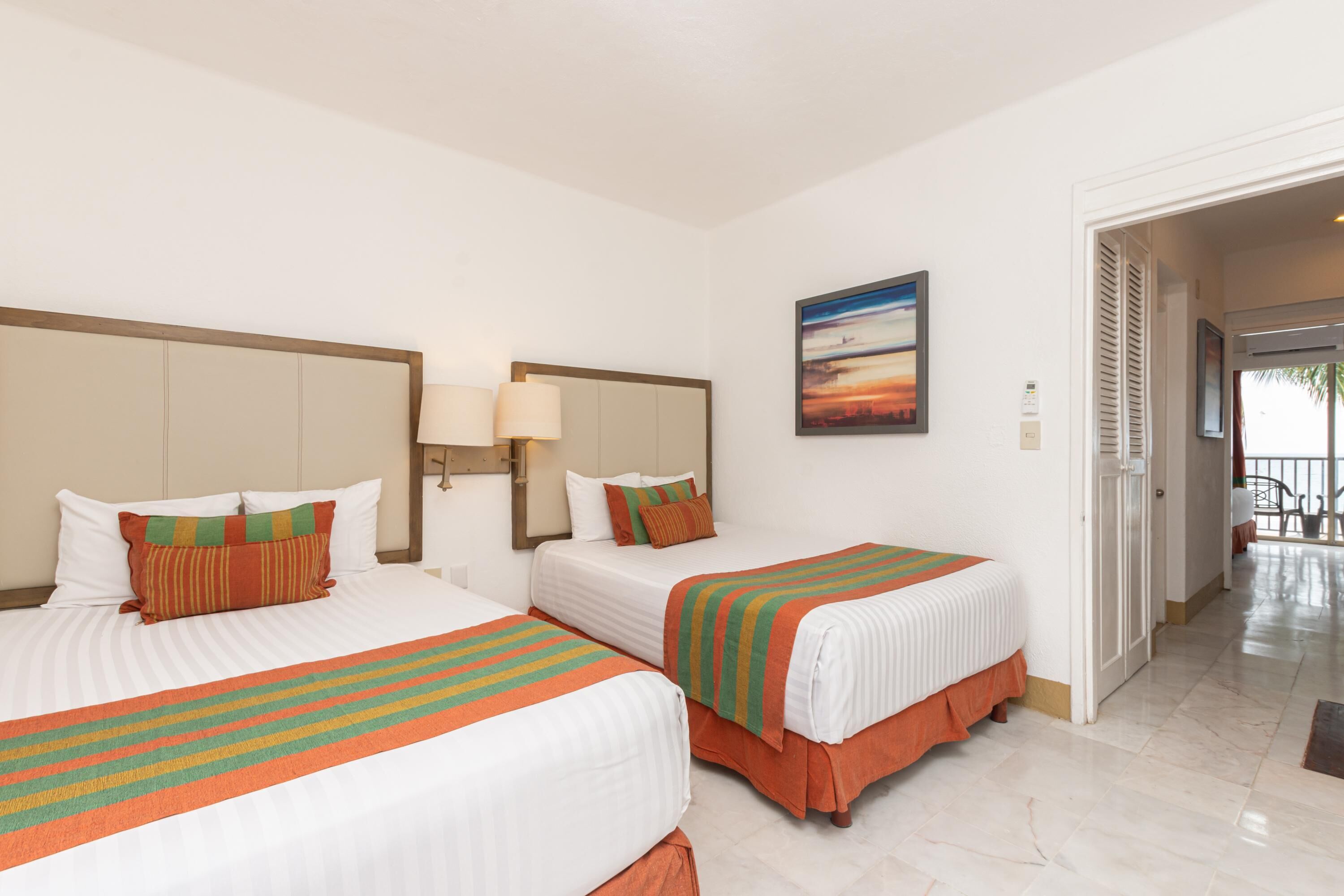 Minibar, coffres-forts dans les chambres, Wi-Fi