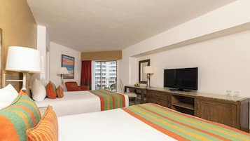 Habitación estándar, vista parcial al océano | Minibar, caja de seguridad en la habitación y wifi