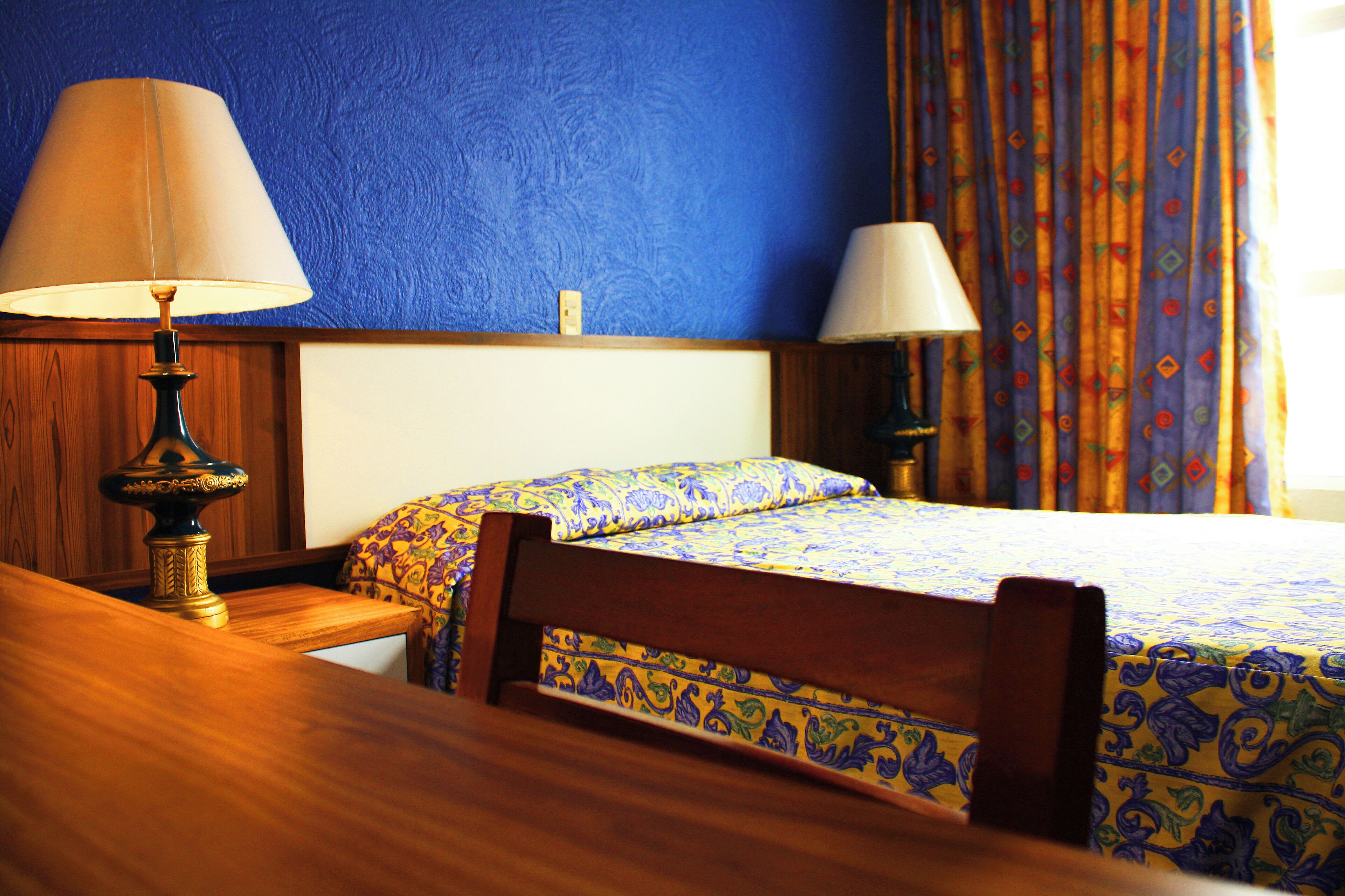 Caja de seguridad en la habitación y sistema de insonorización 