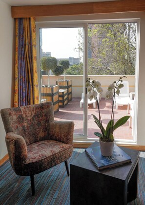 ห้องซูพีเรียสตูดิโอสวีท | ตู้นิรภัยในห้องพัก, ห้องเก็บเสียง, Wi-Fi ฟรี