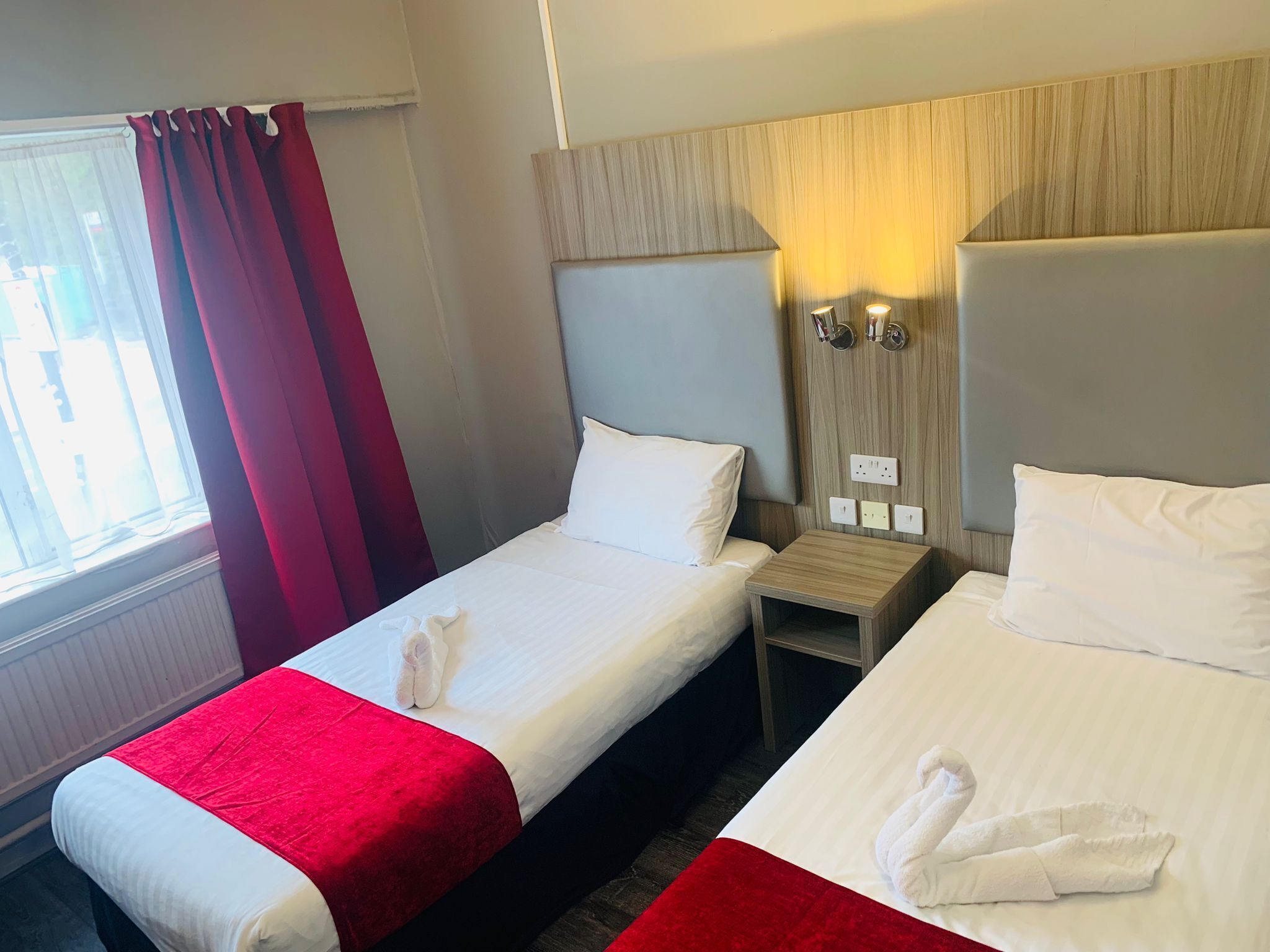 Twin Room | 1 bedroom, desk, blackout drapes, free WiFi