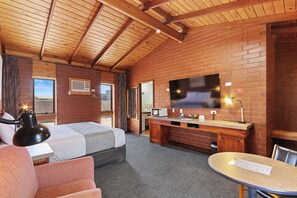 Room, 1 King Bed, Non Smoking | Desk, soundproofing, iron/ironing board, free WiFi
