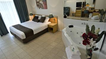Surmatelas, bureau, chambres insonorisées, fer et planche à repasser