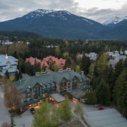 Pinnacle Hotel Whistler Village