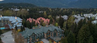 Pinnacle Hotel Whistler Village