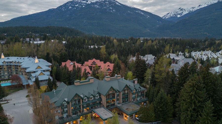 Pinnacle Hotel Whistler Village