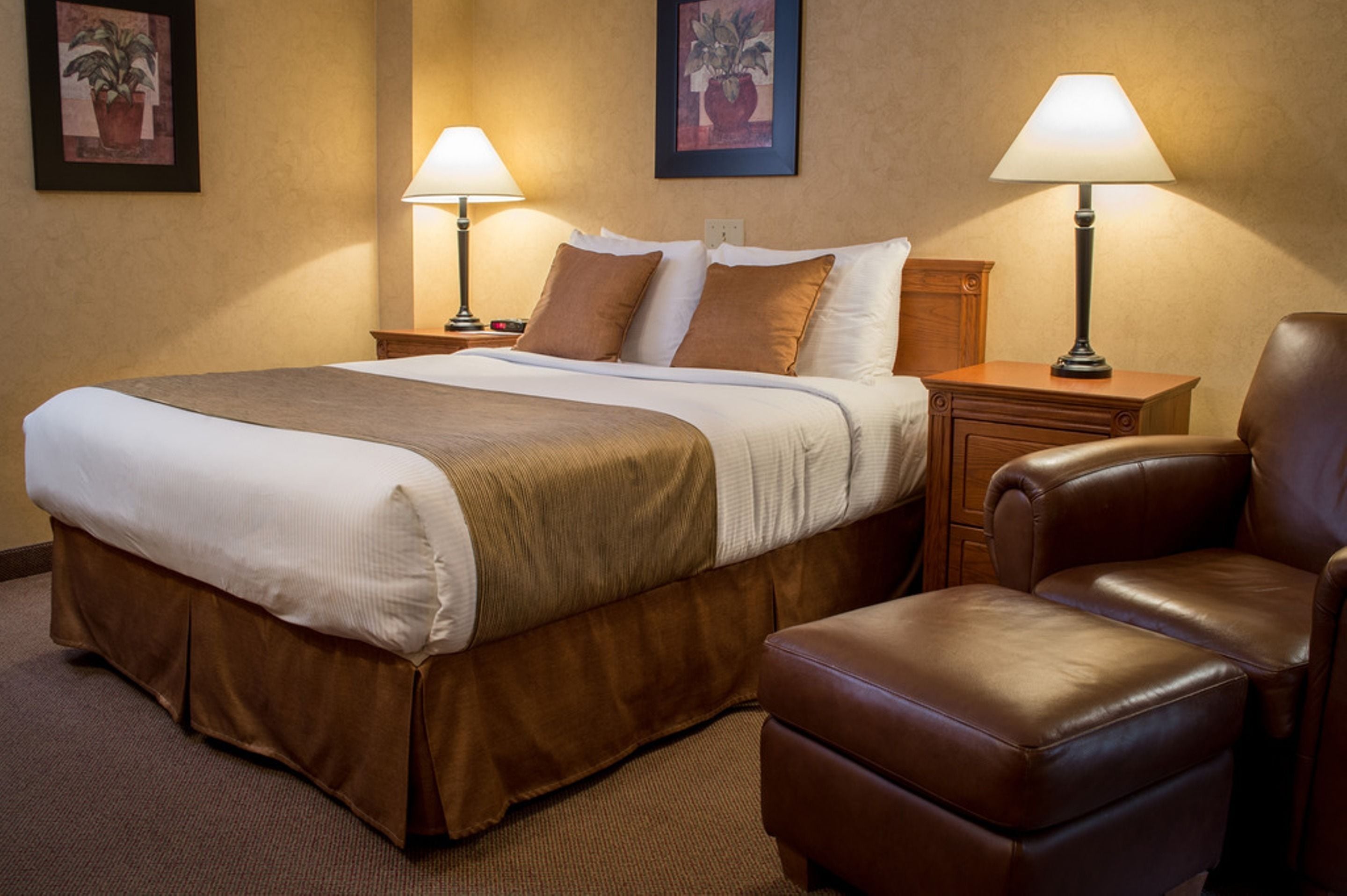 1 bedroom, premium bedding, pillow-top beds, desk