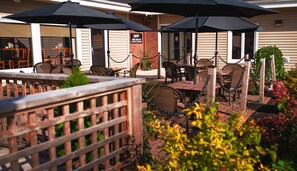 Terrace/patio - Maritime Inn Port Hawkesbury (Port Hawkesbury)