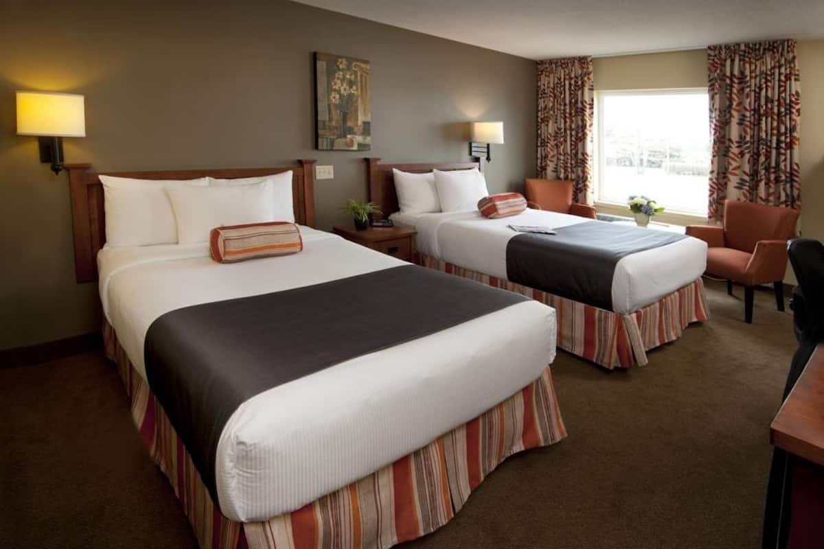 1 bedroom, premium bedding, pillow-top beds, desk