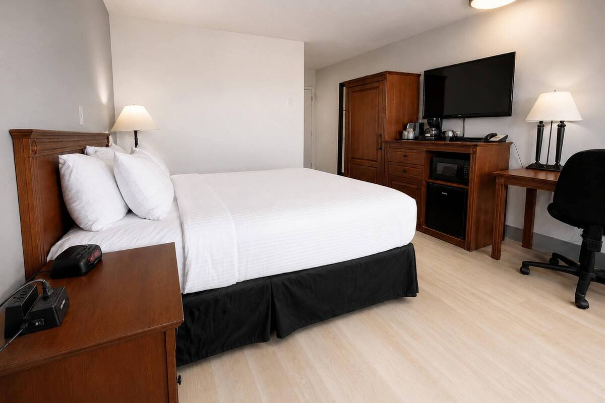 Standaard kamer, 1 queensize bed, niet-roken | Luxe beddengoed, pillowtop-bedden, een bureau, verduisterende gordijnen